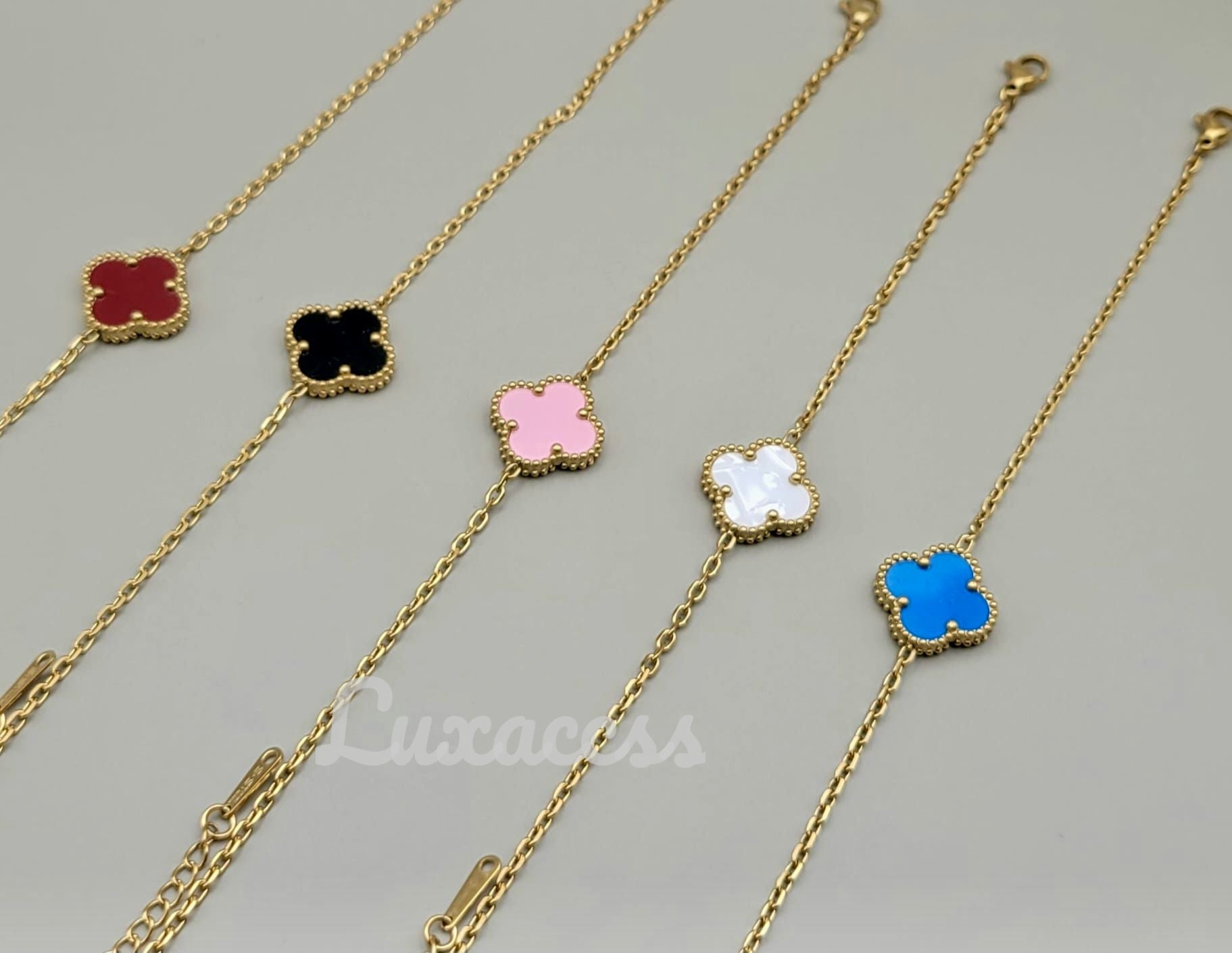 1 motif Bracelet (Gold Chain)